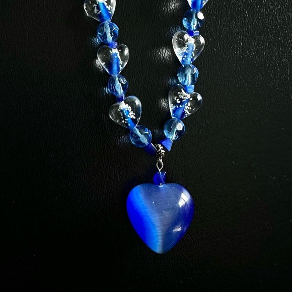 GORGEOUS BLUE GLASS HEART BEADED PENDANT NECKLACE VINTAGE Y2K/ 16" - Picture 9 of 9